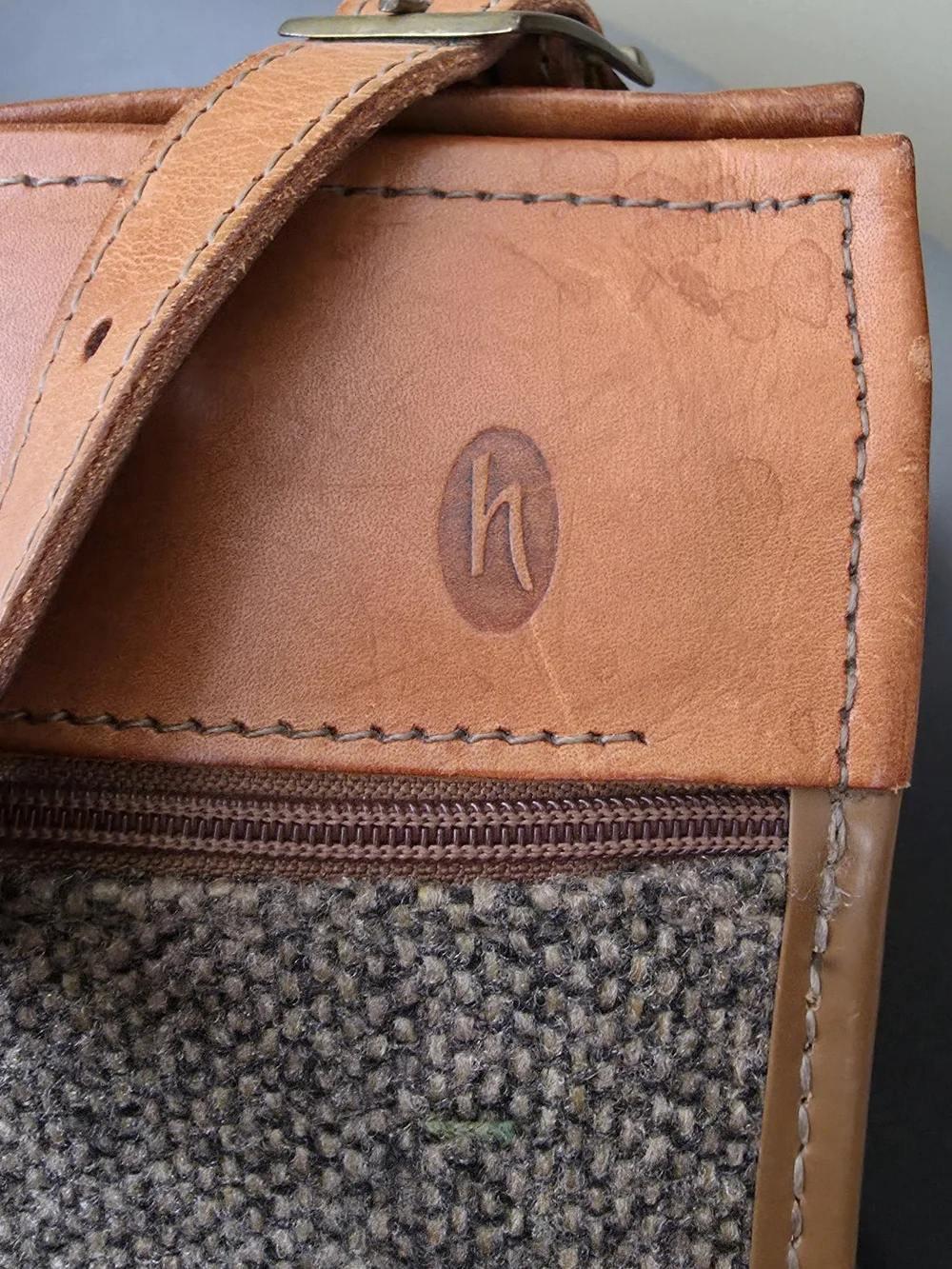 HARTMANN Neutral Tweed Shoulder Bag with Tan Leather Trim VINTAGE